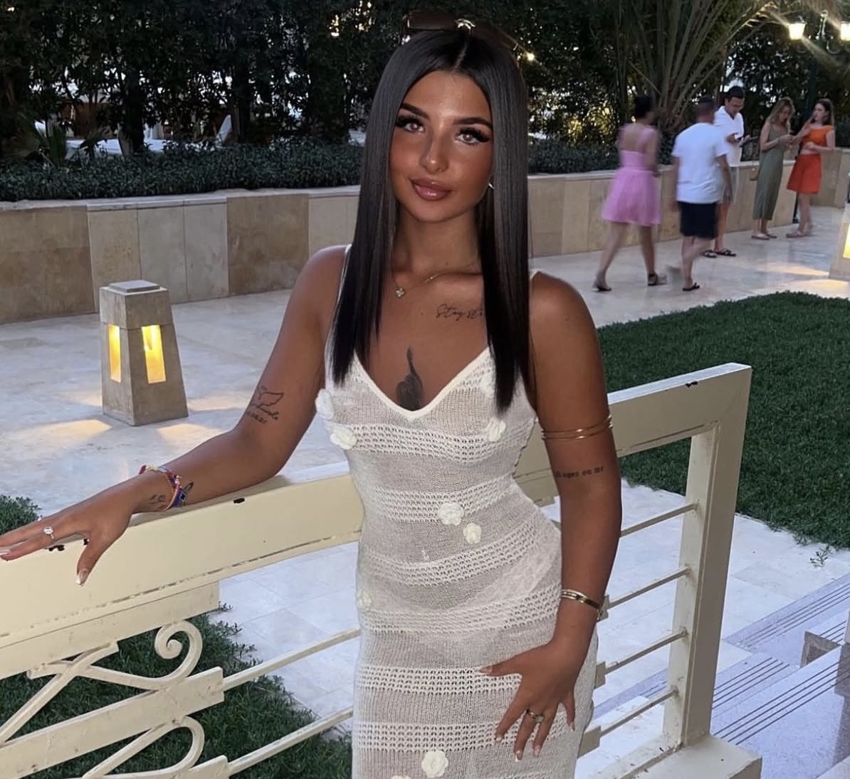 AluaModels's tweet image. Beautiful and full of charm 🤍
If you’ve ever wished you could get a message back from her, now’s the moment.
Discover more of Caitlin’s world and say hi to her on Alua ✨

💌 Alua : alua.com/caitlinrhea

#Alua #AluaModel