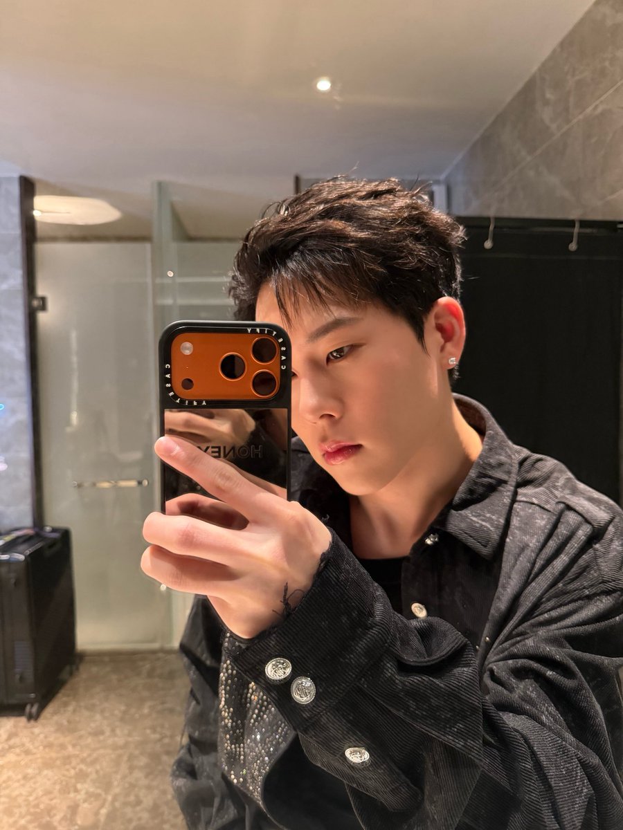 OfficialMONSTAX's tweet image. 想你了~好久不见！我们再见吧 我爱你!!❤️ #주헌