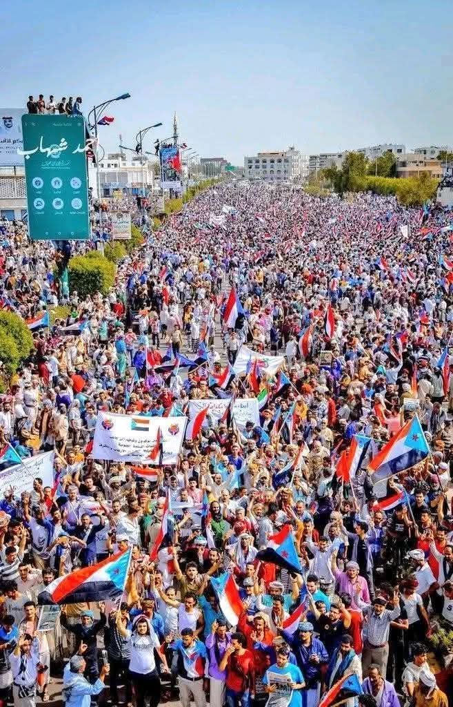 مليونيه سئيؤن الصوت والصوره والبت المباشر 
وياتيك واحد.يقول هؤلاء لايحق لهم تمتيل شعب الجنوب