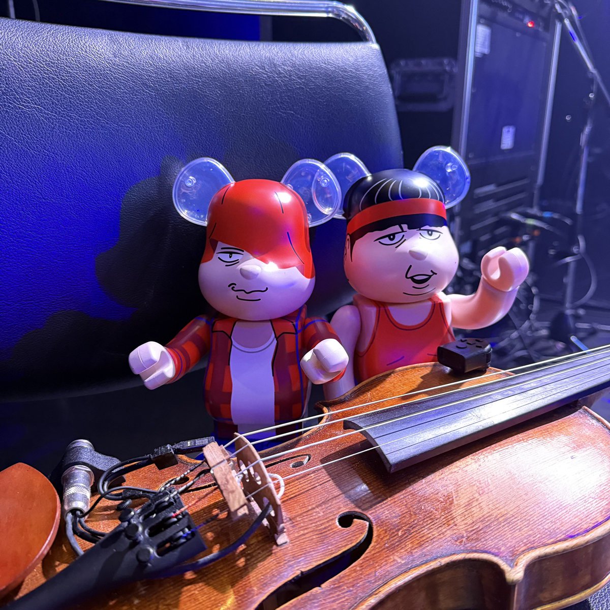 昨日はZepp福岡にて #バナナマン #赤えんぴつ 初の全国ツアー千秋楽🎻
本来はキネマ倶楽部公演のみの予定でしたが、お二方から声をかけていただき、可能な限り同行させていただきました!
回を重ねるごとに音も空気も育っていくステージを演者として間近で体感できて幸せでした♪また集まれますように!