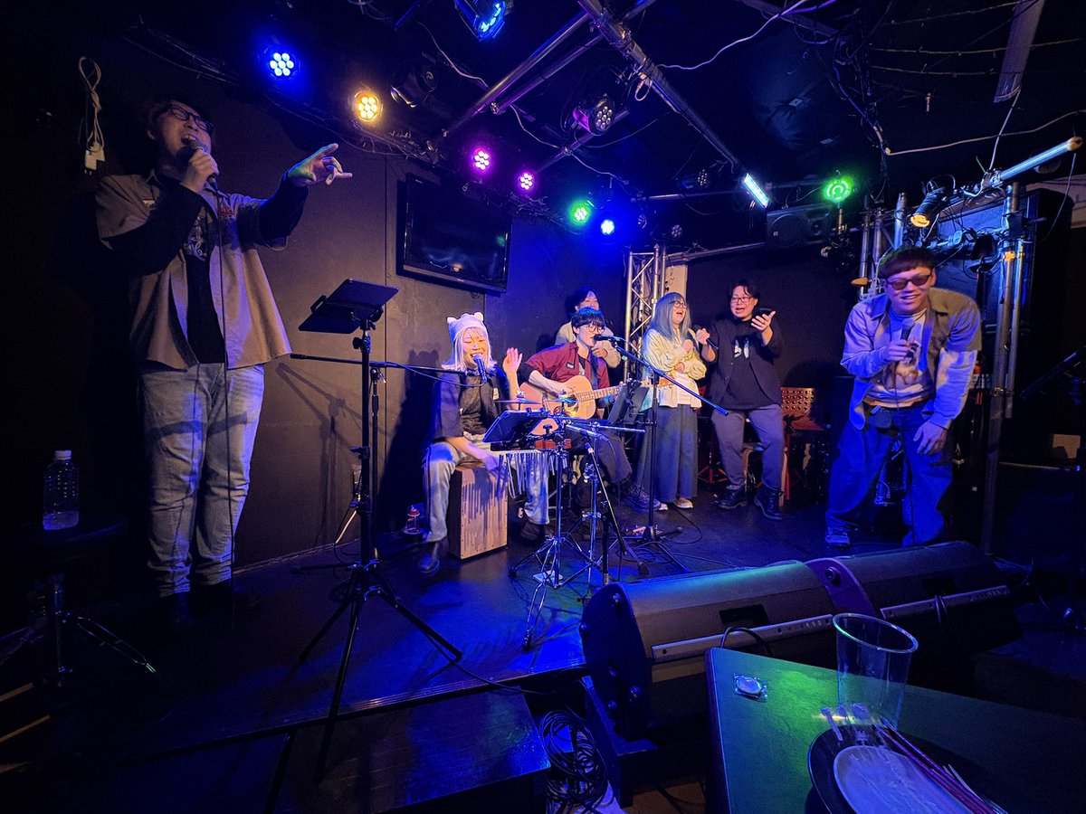 black_saaaaaan's tweet photo. 2025年のライブ納めはunion fieldでhobbyのライブ。
楽しかったです。
とっても。
真のエンターテイメントとは彼らのことだな、と。
とても良い締めくくりになりました。
ナガイさん、ミクニさん、しょうりさん、みにーさん、どうもありがとうございました😊 https://t.co/Zalysbhe2k