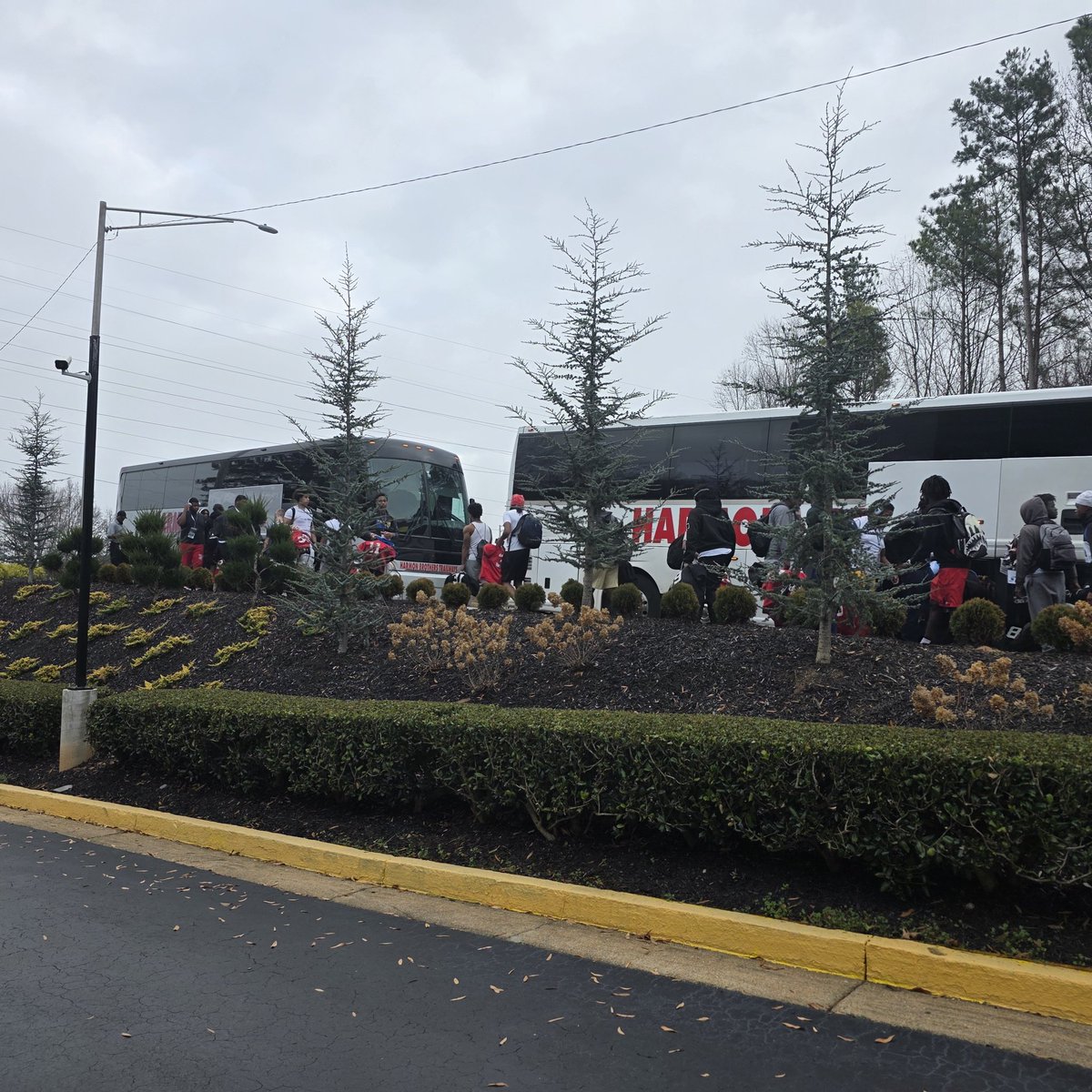 MCARisingSenior's tweet image. The 2025 Rising Seniors Legends are loading up and headed to practice on the official transportation provider of the @MCAOFGA Rising Senior Game @HarmonBrothers Charter Services.
#1stClass
#WhereTheLegendsPlay