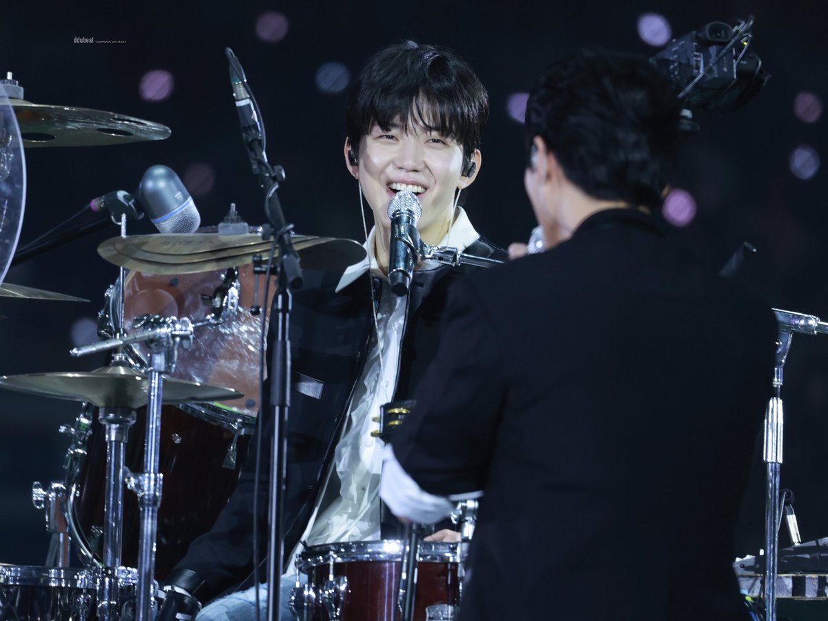 d_dubeat's tweet image. 251220 #도운 

행님 조아 강아디

#데이식스 #DAY6 #DOWOON #영케이 #YOUNGK