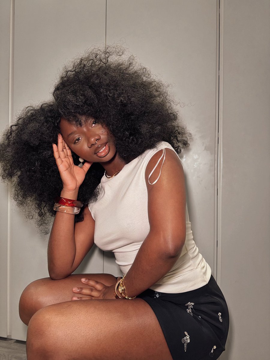 funkeolotu_'s tweet image. Grateful to be me ☺️💕