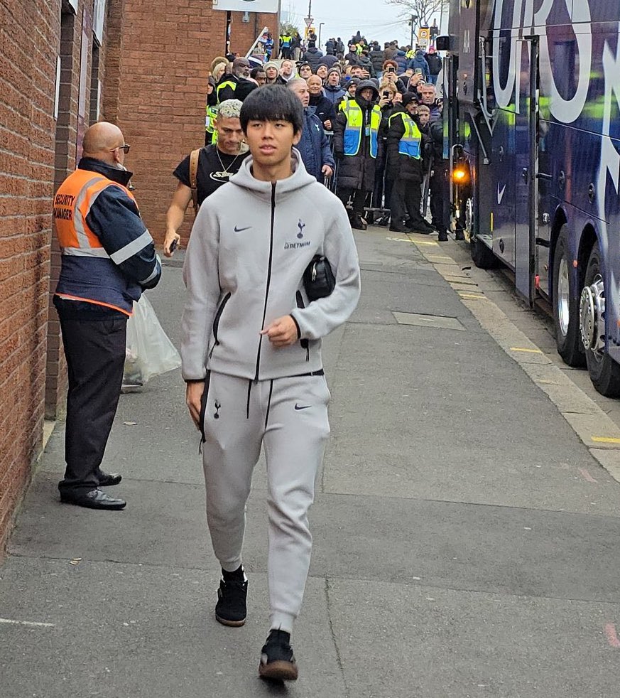 高井幸大がクリスタルパレス戦でスカッド入りを果たす🔥🔥