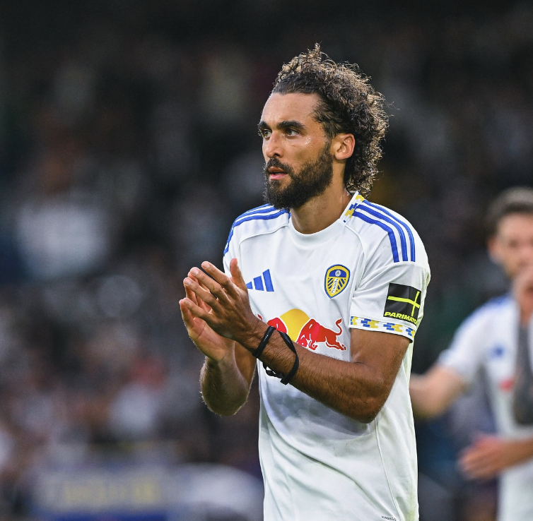🚨 𝗕𝗥𝗘𝗔𝗞𝗜𝗡𝗚: Calvert Lewin becomes the FIRST player in Leeds United HISTORY to score in 6 consecutive Premier League games!

HISTORY HAS BEEN WRITTEN!