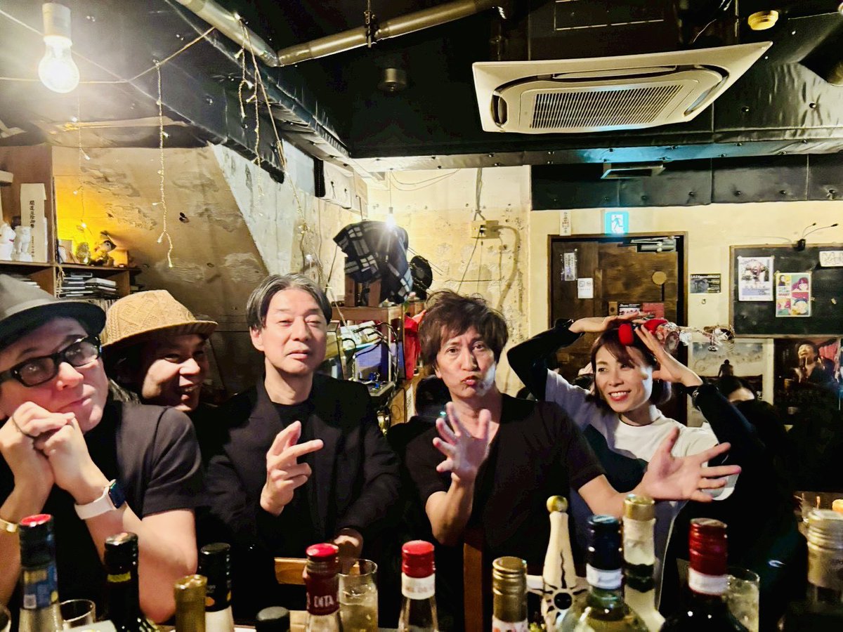 MusicBar♪ムムリック・マーフィー@下北沢12/28(日)本日日曜営業でございます。
昨夜もありがとうございました。
おかげさまでイベント無事こなせました、今年もお世話になりました！
しっかり年の瀬、越えてきましょ。

#下北沢
#音楽バー