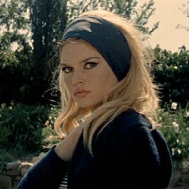 영화 ‘경멸’, ‘진실’, ‘그리고 신은 여자를 창조했다’ 등으로 잘 알려진 프랑스 배우 브리지트 바르도가 향년 91세로 별세했습니다.

(bbc.com/news/live/c1kp…)