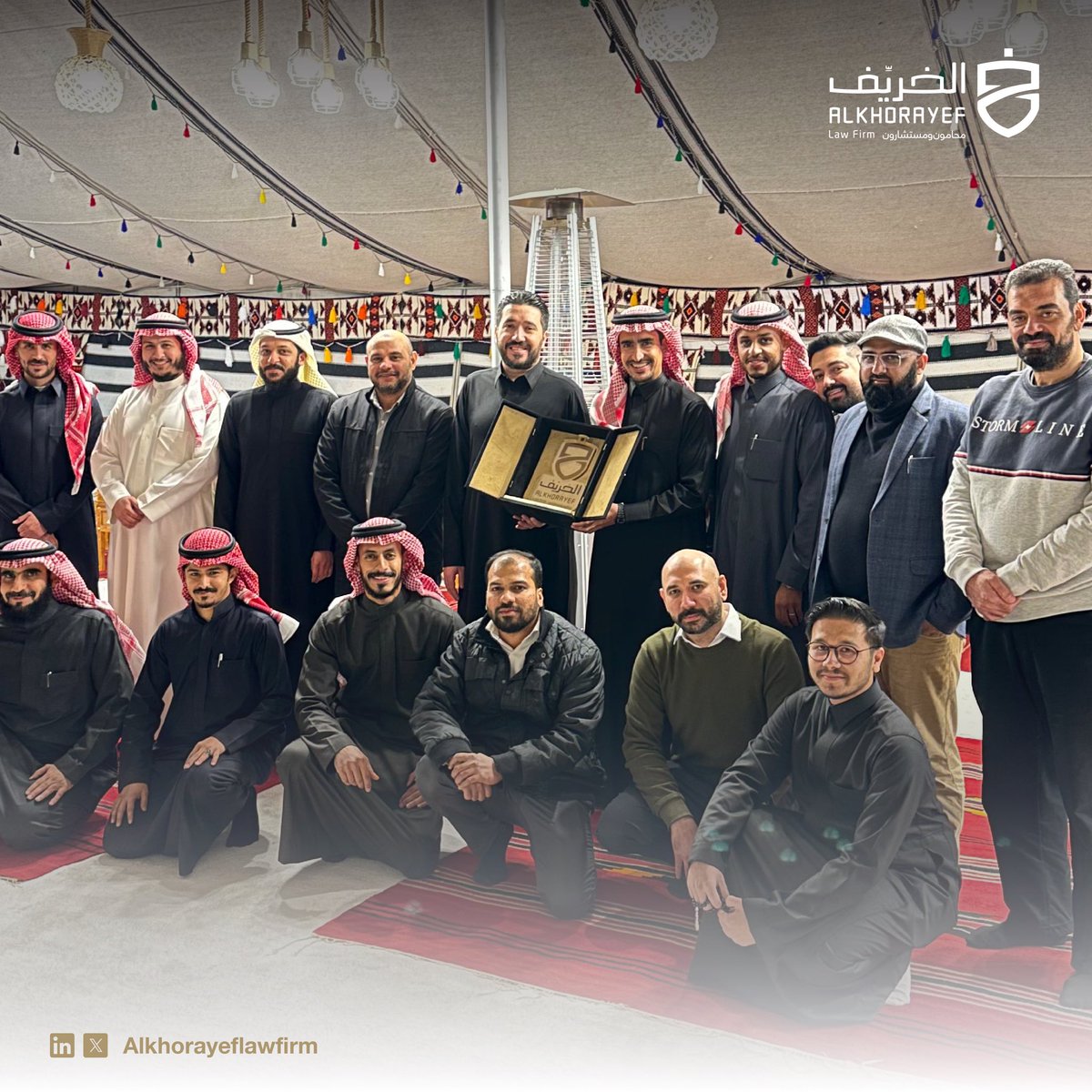 لقطات تُعبر عن الوِصال والأخوّة في ليلة شتوية مع منسوبي #الخريّف_محامون_ومستشارون