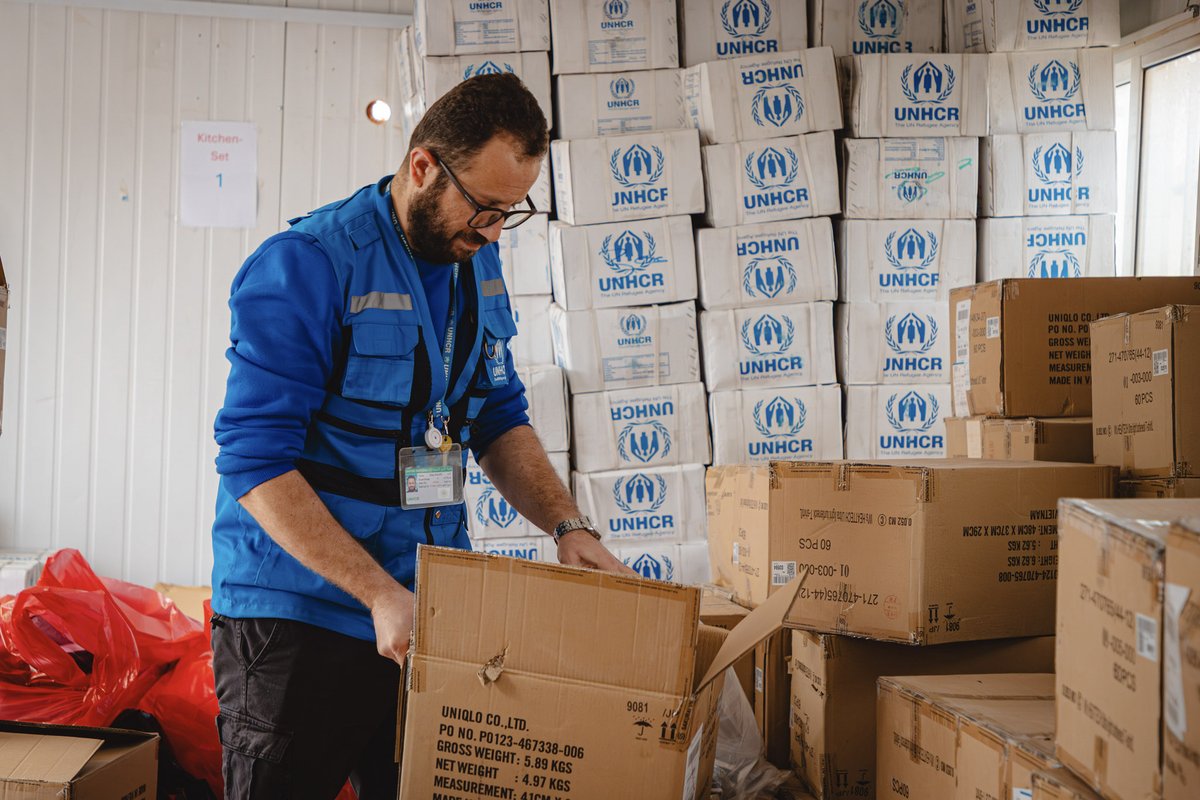 UNHCRJordan's tweet image. UNHCR is standing by the most vulnerable in Mafraq.

✅ 227 Syrian &amp;amp; 51 Jordanian families received diapers for children with disabilities &amp;amp; older persons.

❄️6,600 people received kitchen sets &amp;amp; @UNIQLO_JP  thermal wear to stay warm this winter. #WithRefugees