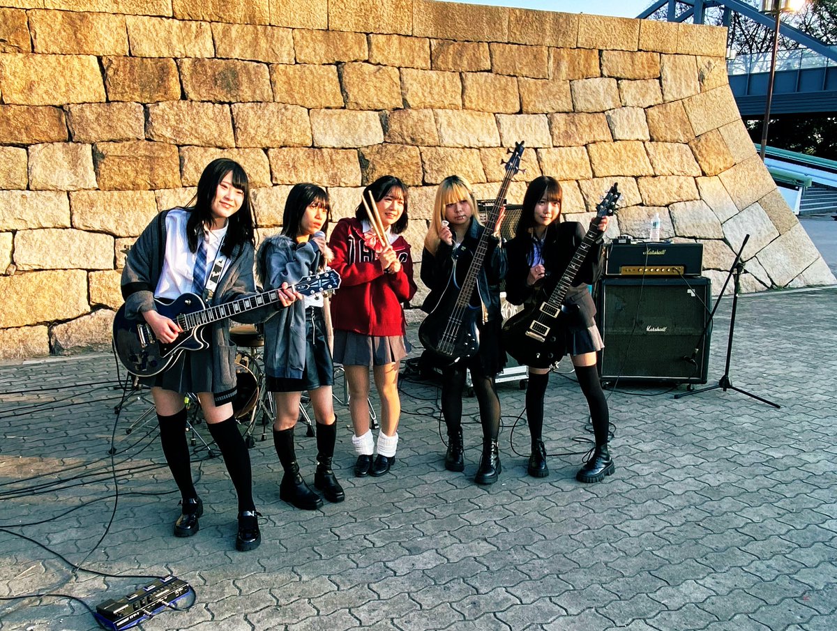 zAx_girlsband's tweet image. 本日はありがとうございました！

皆様のおかげで無事にプレ始動ライブを終える事が出来ました！

感想は是非ツイートやDMでお待ちしています！🙆‍♂️🙆‍♂️