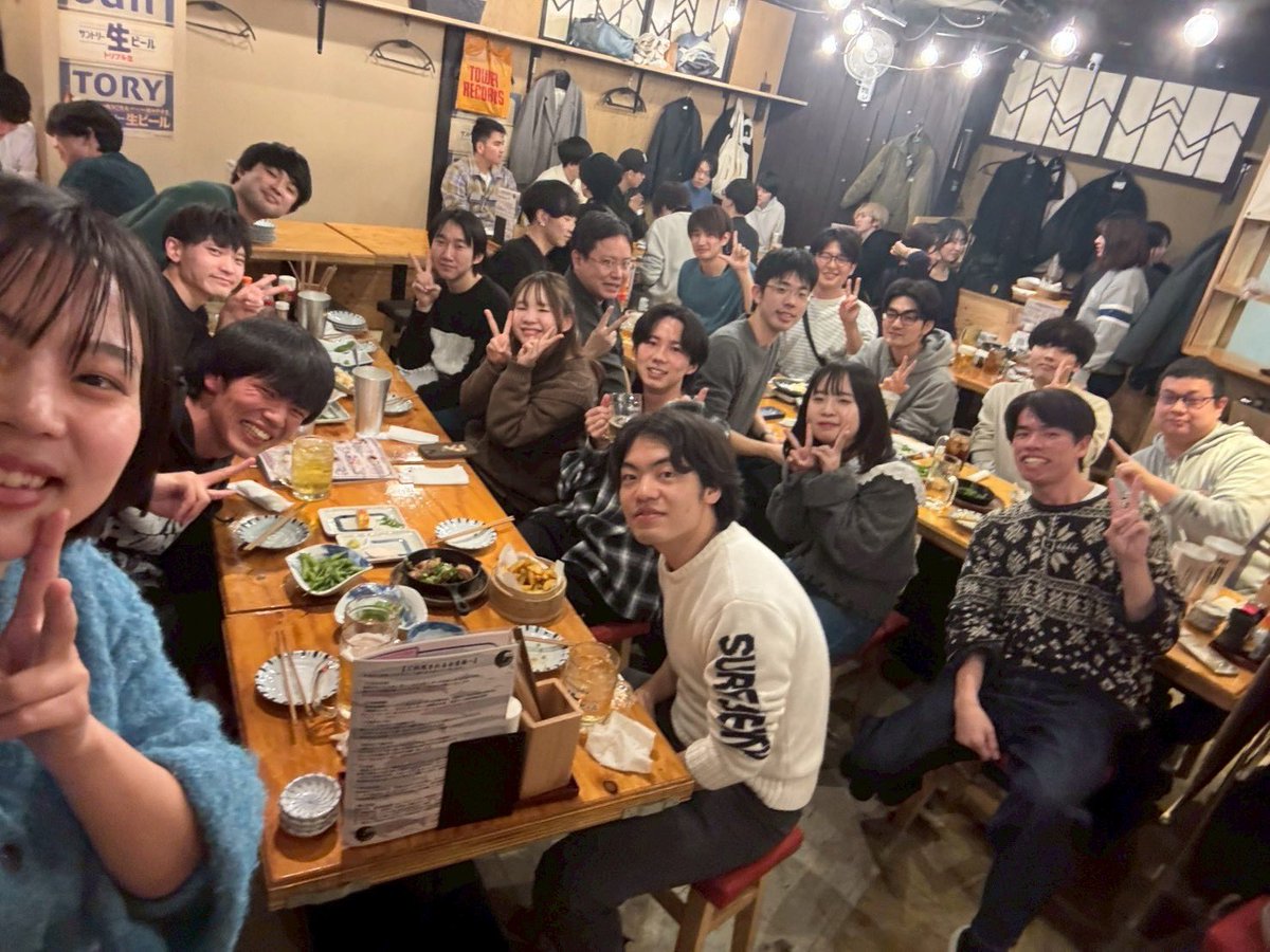 ということで、みんな一年間お疲れ様でした！今年はラボの人数が倍増した熱い一年でした！