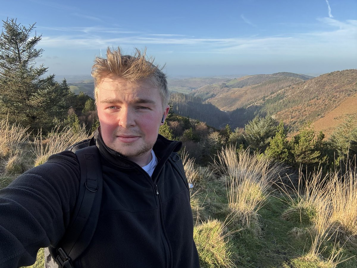 👟Fresh air, proper views, and plenty of miles still to go!

So lucky to call this home! 🏴󠁧󠁢󠁷󠁬󠁳󠁿