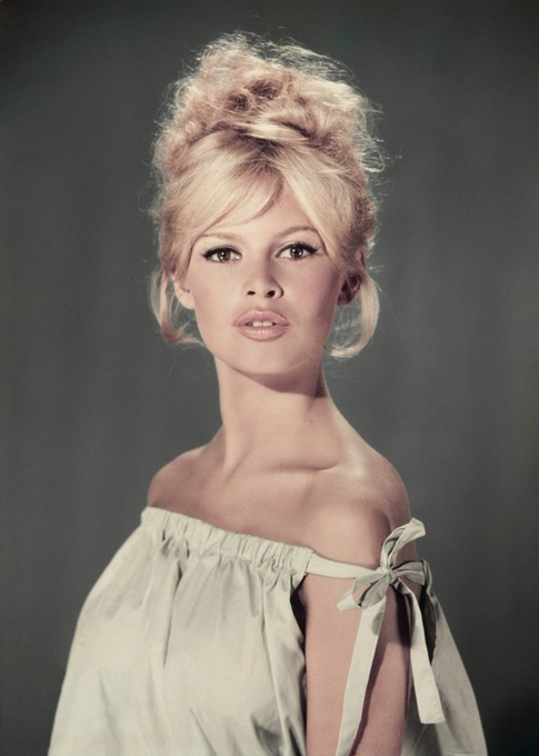iShowTunes's tweet image. Sad to learn that #50s/#60s #SexSymbol #BrigitteBardot has passed away, at the age of 91.  #RIPBrigitteBardot

"I have always adored beautiful young men. Just because I grow older, my taste doesn't change. So if I can still have them, why not ?" - Brigitte Bardot