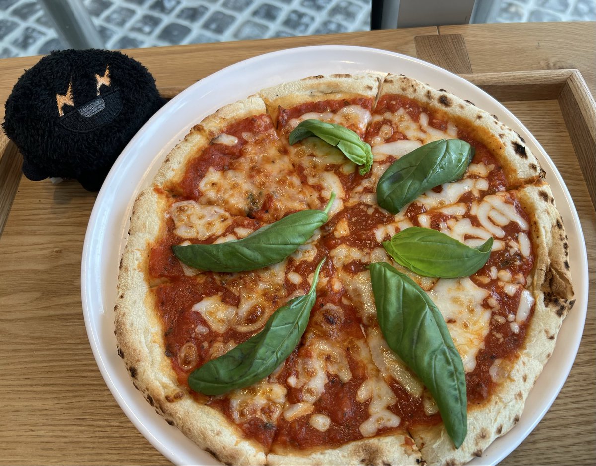 Sunday lunch @ Chompi. 😋🍽️ #pokebowl #healthymeal