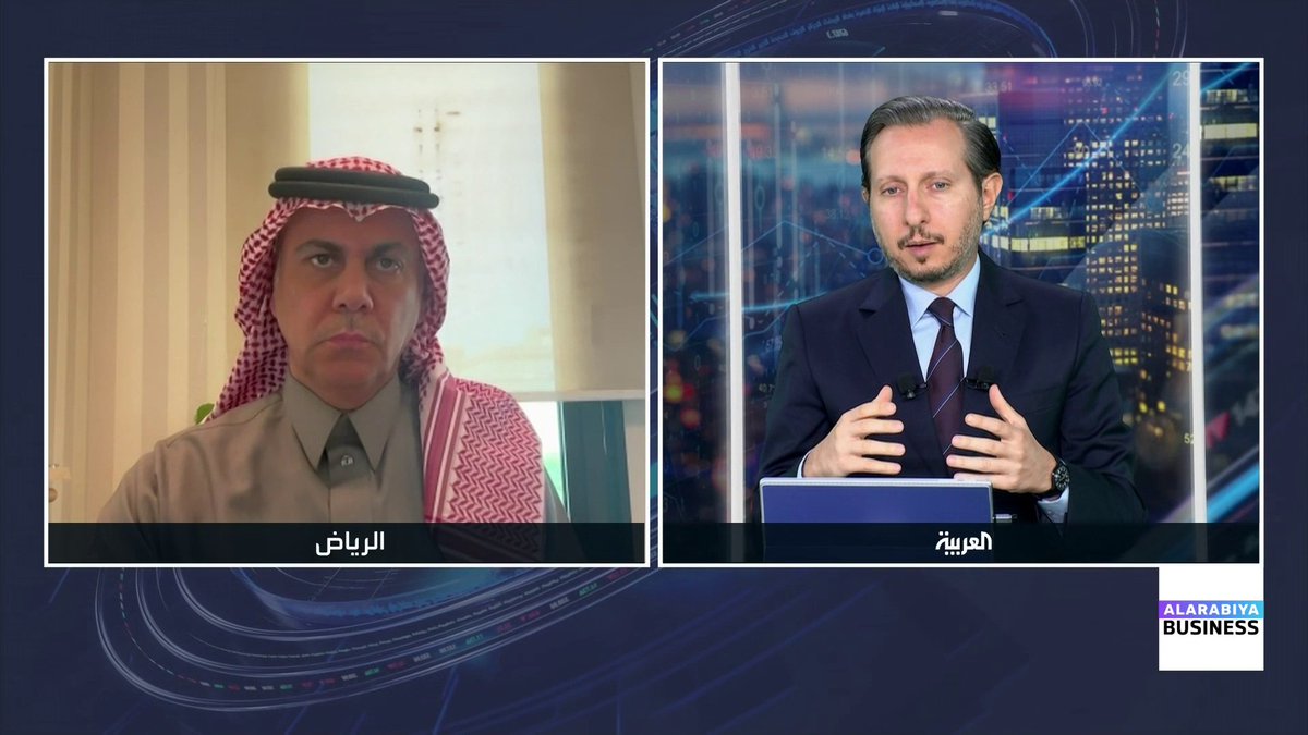 مدير تحرير الاقتصاد في صحيفة الرياض خالد الربيش حول منح مهلة لتطوير الأراضي البيضاء في الرياض: لا يمكن مقارنة من يمتلك قطعة أرض مساحتها 10 آلاف متر بمن يمتلك أرضاً مساحتها مليون متر وهذا سبب منح المهلة. وزارة البلديات والإسكان وضعت شرطاً بتقديم طلب من خلال استشاري ومكتب هندسي لمركز "إتمام" الذي يتولى الدراسة وإعطاء مهلة لا تتجاوز 4 سنوات. منح المطورين مهلة زمنية أمر نفسي يعكس مرونة وزارة البلديات والإسكان التي لا تستهدف تحصيل الرسوم إنما تحقيق التوازن العقاري _Business غداء عمل naserElTibi 