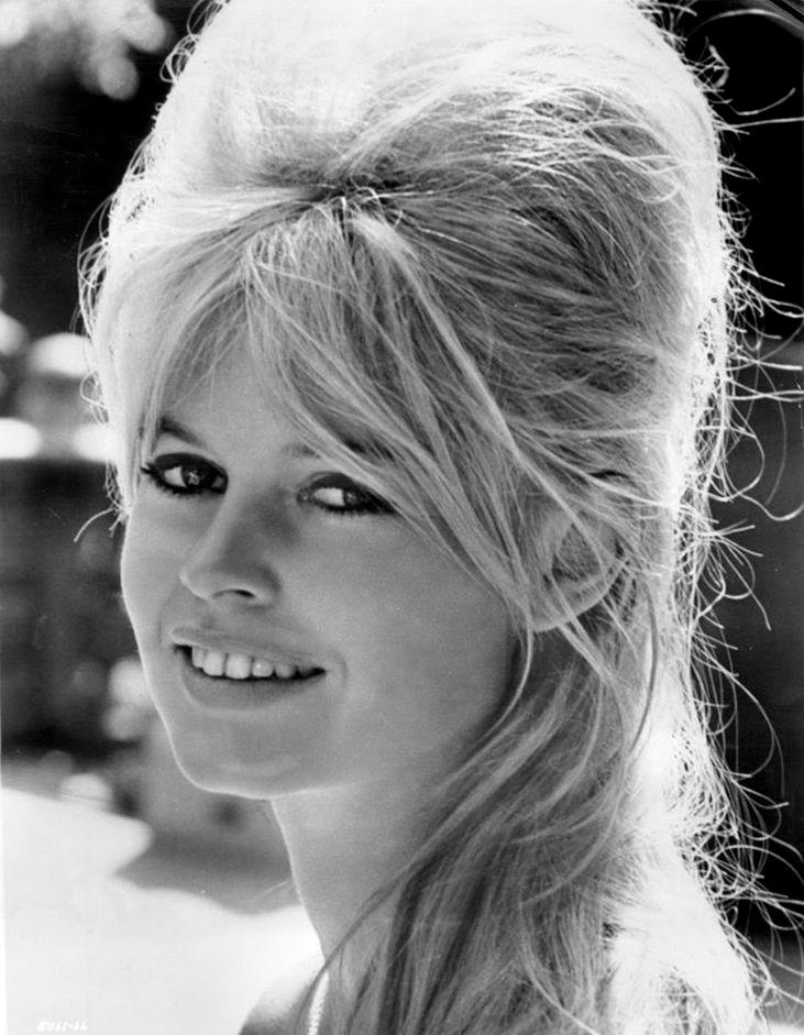 Au revoir BB.
#BrigitteBardot nous a quittés. Elle a été et restera le symbole du cinéma français 🇫🇷 dans le monde.
Actrice mythique et femme libre, elle a surtout consacré une grande partie de sa vie à la défense de la cause animale.