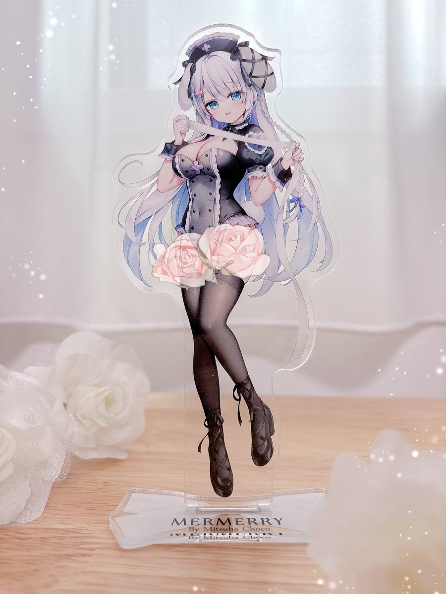 #C107 グッズの実物写真です❕📷ˊ˗
どれもとっても可愛く、きれいに仕上がりました🐰🤍
1枚目:先着特典&FANBOX特典
2枚目:もふもふメイド アクリルキーホルダー
3枚目:新刊セット アクリルフィギュア
4枚目:直筆サイン入りアクリルボード 