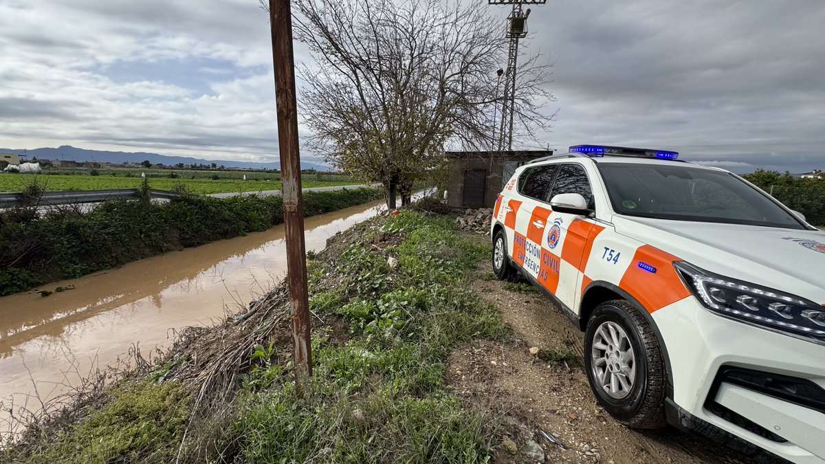 📍Azarbe del Merancho

Imagen de las 12:00, del Azarbe del Merancho a su salida del término municipal de Murcia, entre las pedanías de Cobatillas y El Raal.