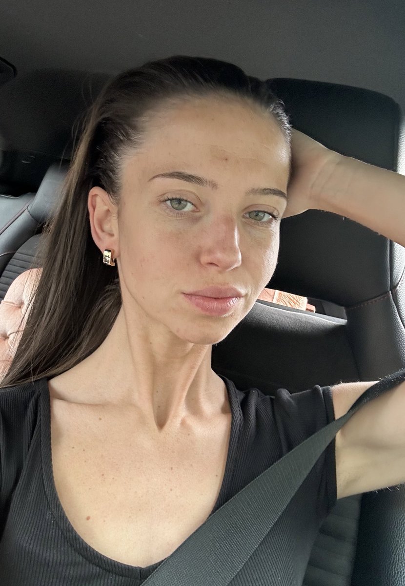 Jessicasolesss1's tweet image. All Christmas you were surrounded by it. 

Thick, meaty cocks swinging freely in the in the pubs toilets while you rushed too hide your shame. 

You saw how heavy they were in their hands. You know you’ll never measure up. 

Keep sitting down and fucking hiding in them cubicles…