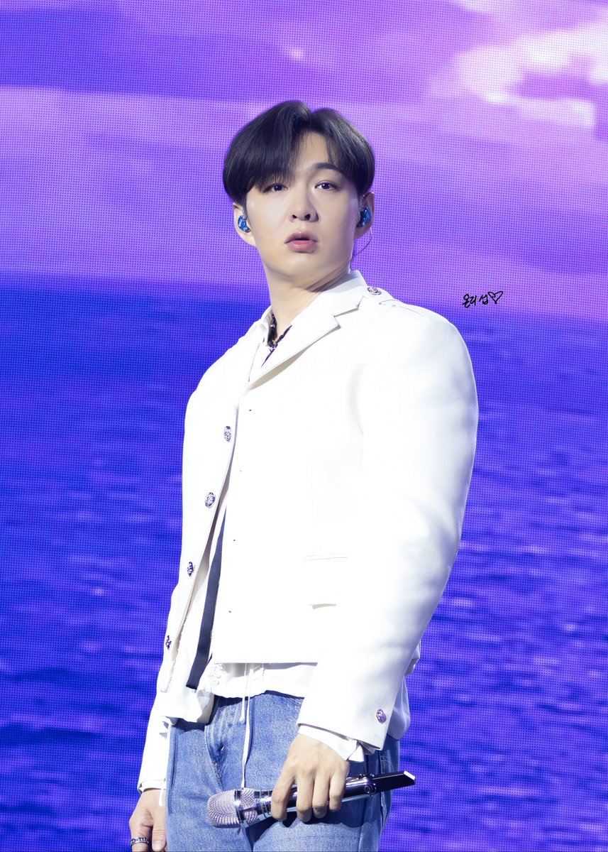 귀여운 얼딩이 

251108 이창섭 콘서트 <EndAnd>
#이창섭 <a href="/LeeCS_BTOB/">이창섭</a>