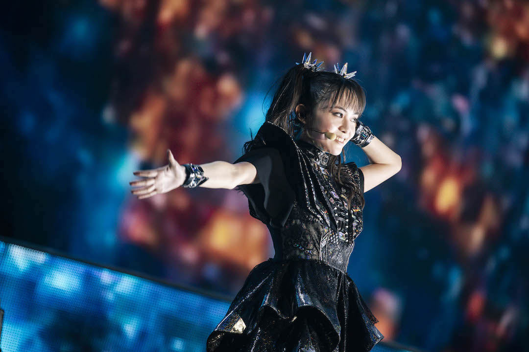 ThisD_BABYMETAL's tweet image. 2020年1月25日，BABYMETALが幕張メッセ国際展示場で「METAL GALAXY EXTRA SHOW LEGEND -METAL GALAXY」を敢行。「METAL GALAXY」の1枚目収録曲を全曲披露した他，ラストの“Road of Resistance”ではアベンジャーズの3人と東西の神バンドが全員登場。