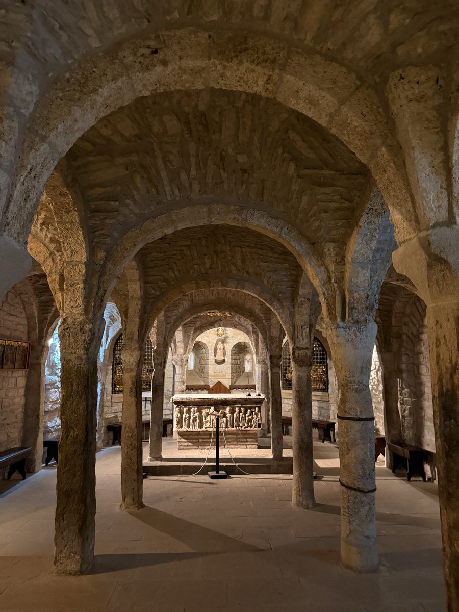 Javierdedioslao's tweet image. El pueblo más pequeño de España con apenas 48 habitantes que posee Catedral 

📍Roda de Isábena