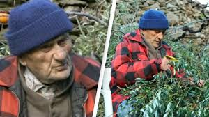 "Los médicos le dieron seis meses de vida. Cáncer de pulmón en etapa terminal.
El griego Stamatis Moraitis 🇬🇷vivía en Estados Unidos cuando recibió el diagnóstico. Al salir del hospital, no pensó solo en la muerte, pensó en algo más simple y práctico: Si muero en EEUU, mi funeral