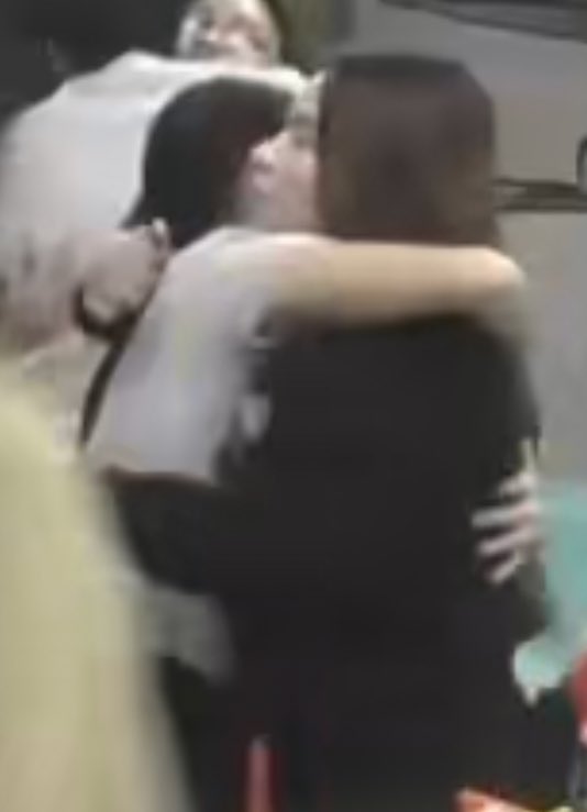 mikhwave's tweet image. it's really THEIR type of hug ! BBS KRYSTAL

SUNomi CAPKRYSafe
#PBBCollab2point0 | #PBBCollab20FourthNomi