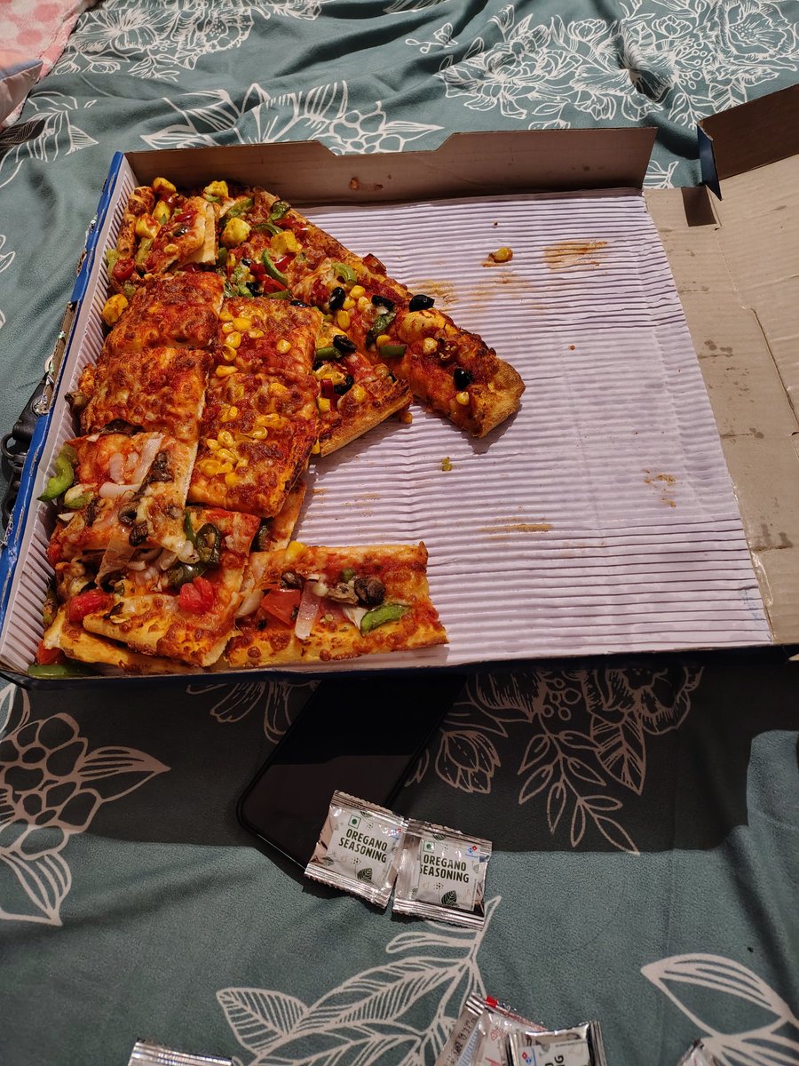 ashzero1's tweet photo. @dominos_india Ordered food worth ₹800 for a special dinner with a guest, and what I received was barely worth ₹34—a poorly made maida dough that completely ruined the experience. When you pay for quality, you expect at least the basics to be done right. Hugely disappointed. https://t.co/mML2TgQJxm