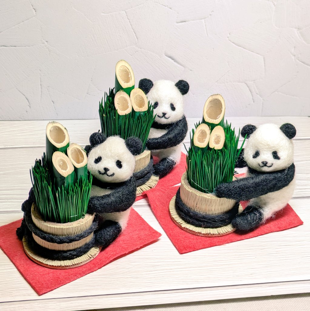 30日は今年最後のイベント コミケに参加します😊 門松パンダと鏡餅