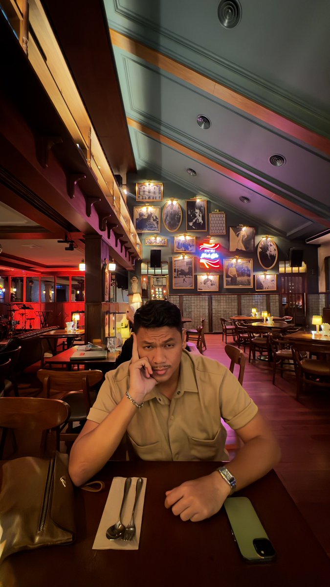 hahaharyn's tweet photo. besok senin. https://t.co/9vOimi9p3s
