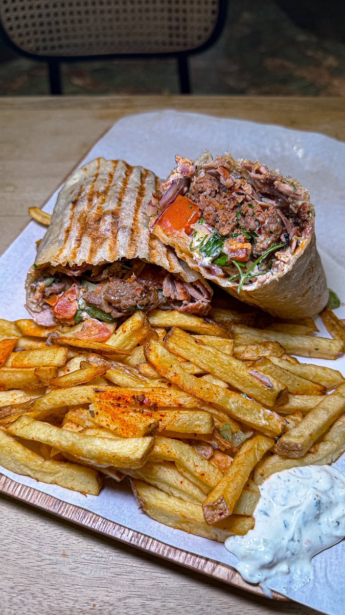 L’homme aux gants noirs 🤌🏼 tweet media