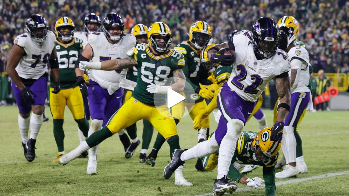 SportVisionAi's tweet photo. 🚨 HISTORY MADE! 👑

Derrick Henry just destroyed the Packers defense! You have to see this run! 🤯

The Ravens vs Packers game was intense till the last second.

WATCH FULL HIGHLIGHTS HERE: 👇
https://t.co/ChsZDVZ5Dz

#RavensFlock #GoPackGo #DerrickHenry #NFL #RavensVsPackers https://t.co/PLpVGEGapp