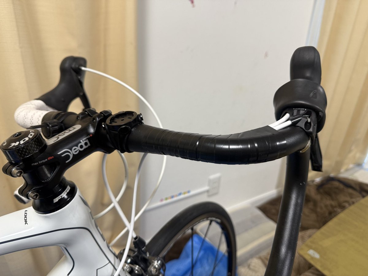 scinoppiy's tweet photo. st-6700へ交換
ついでにシフターとブレーキのインナー、アウター類も交換

ぐっばい触覚

#LOOK566 https://t.co/uv3tMBEt8r