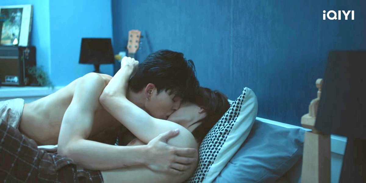 moonsmate's tweet image. the way you can see pond’s hands on phuwin’s sides, framing him, trapping him— pond was the anchor, and he caged phuwin’s slander figure with his body.