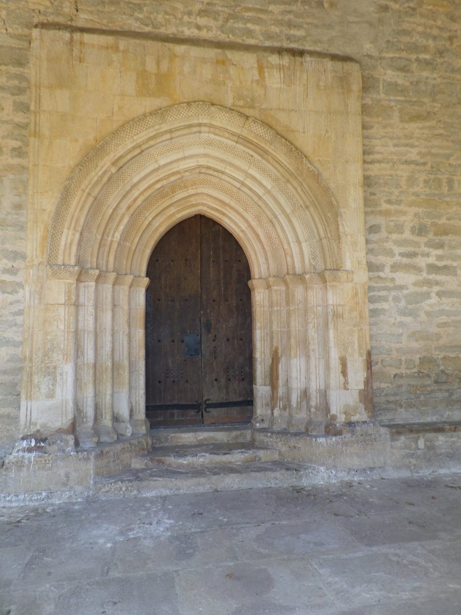 PatrimonioAlava's tweet image. #AlegríaDulantzi. La ermita de NS de #Ayala es la única que perdura de las 15 que había en 1556. #Álava
Fotos: @i_euskadi