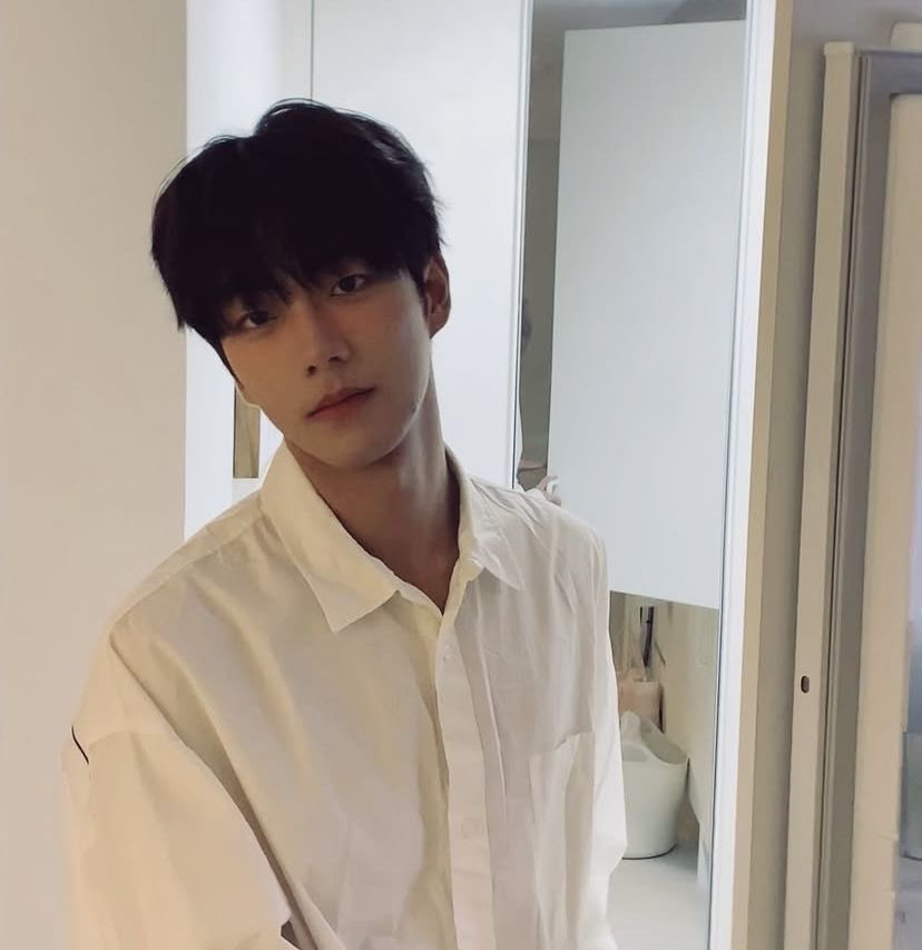 Y1chen_98's tweet photo. PROTECT NGAN CHAU YUET AT ALL COST. https://t.co/Iw4vhCbAdj