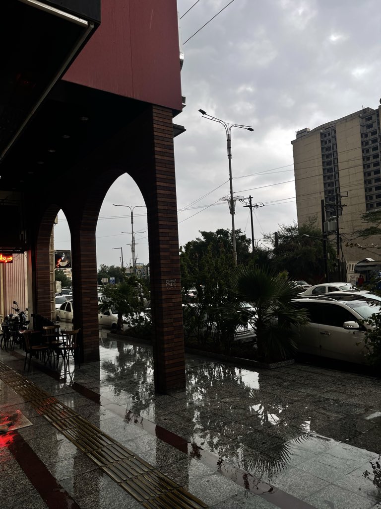 nargessnr's tweet photo. اهواز فقط وقتی بارونیه قابل تحمله🌧️ https://t.co/X01n8qOMjd