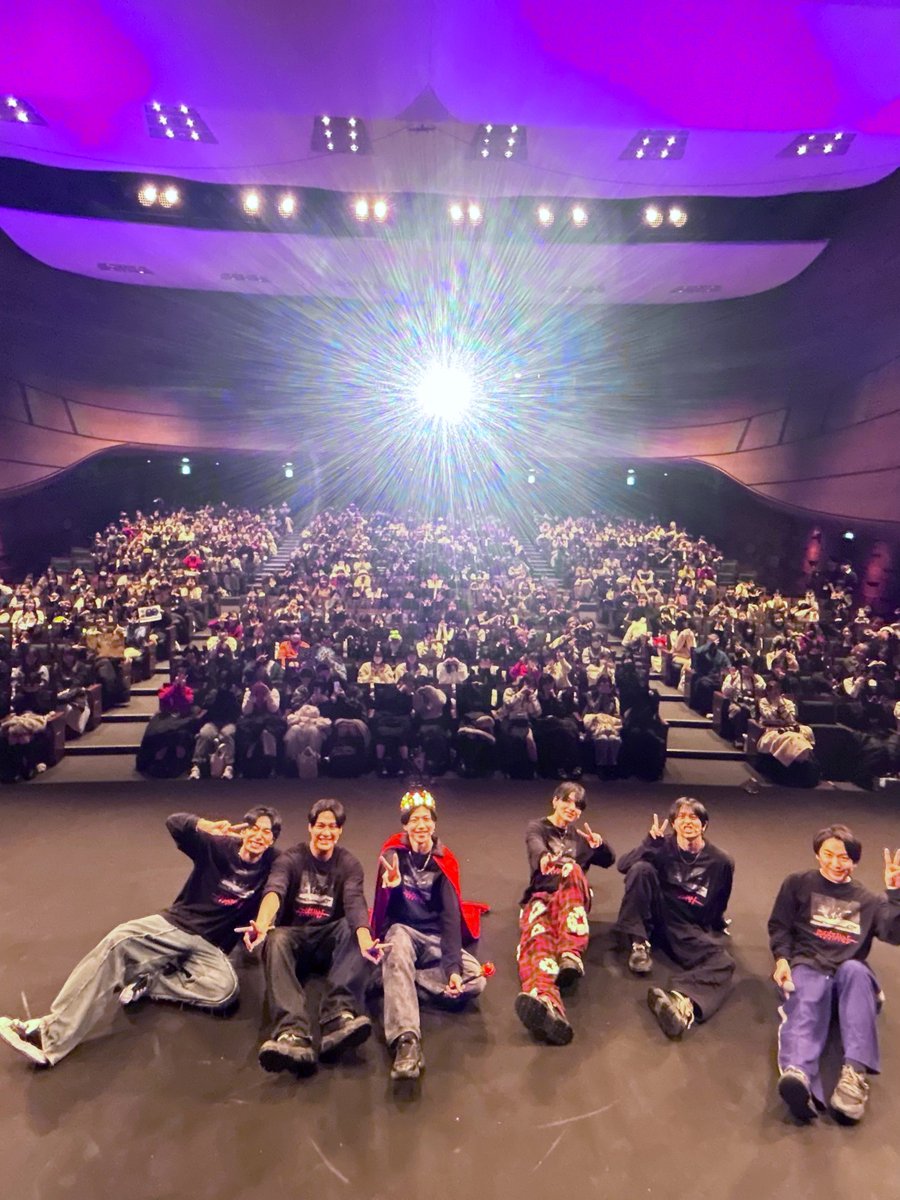 『RESISTANCE 3DAYS』東京公演
ご来場ありがとうございました‼️
全公演完売嬉しい☺️

今年はまた新たな試みが
沢山挑戦できて、
最高の景色を沢山見ることができました。

また来年もお会いしましょう！
良いお年を🙆