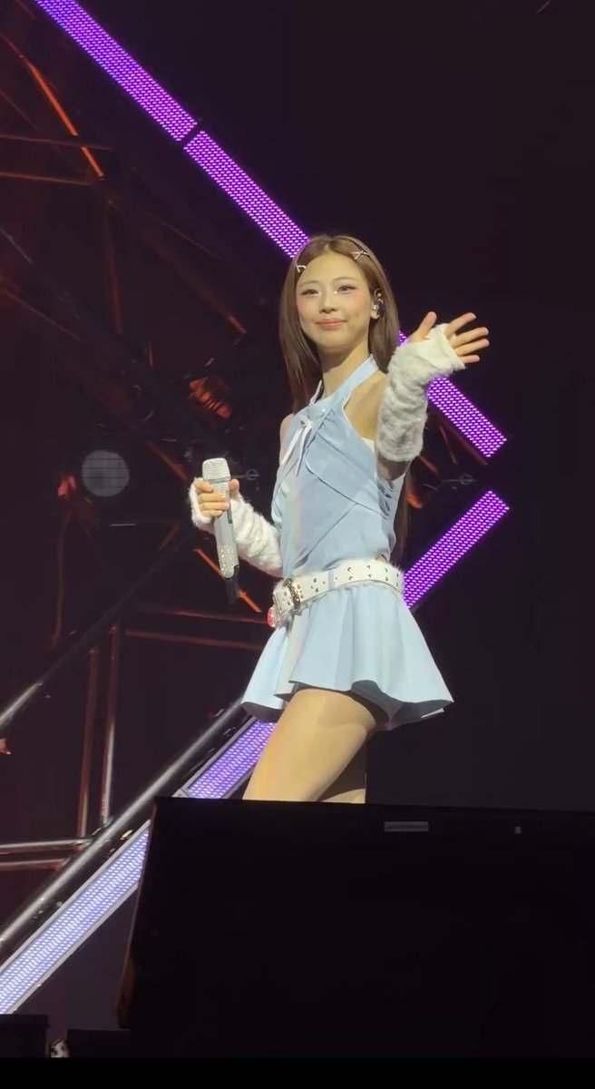 251228 RUKA with her cute style 🤏🏻 Follow the BAEᱬONSTIEZ