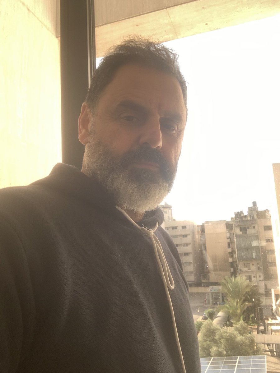 لن اتراجع ولو بقيت وحدي عن المطالبة بحقي وشقى عمري وبناء وطن وخلاصنا من الفاسدين والظالمين والدفاع عن ارضي ووطني وسيادتو وحقي بمقاومة العدو ومحاسبة الخاين والتابع وسماسرة الارض والعرض واولن
#حكومة_نواف التطبيع والاستسلام
وبشكر كل غيور ومحب ع نصايحو وبقول لكل تابع تافه الله يشفيك