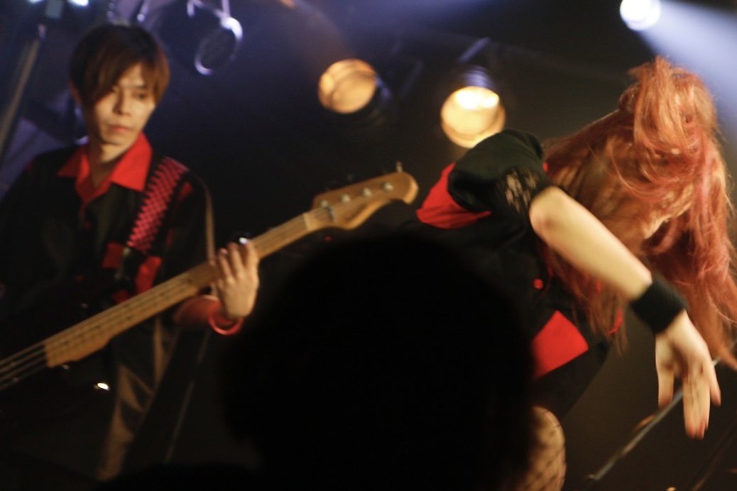 onkaiyuugi's tweet photo. お久しぶりぶりです!!

本日は
Ba.ダイキの誕生日🎉
ダイキおめでとう㊗️🎂🍻
最近は無口なダイキから
ちょっと喋るダイキに変身しつつあります🤭
またライブをやる時には
"喋るダイキ"も楽しみにしててくださいね🎵 https://t.co/3OqY6WtcrT