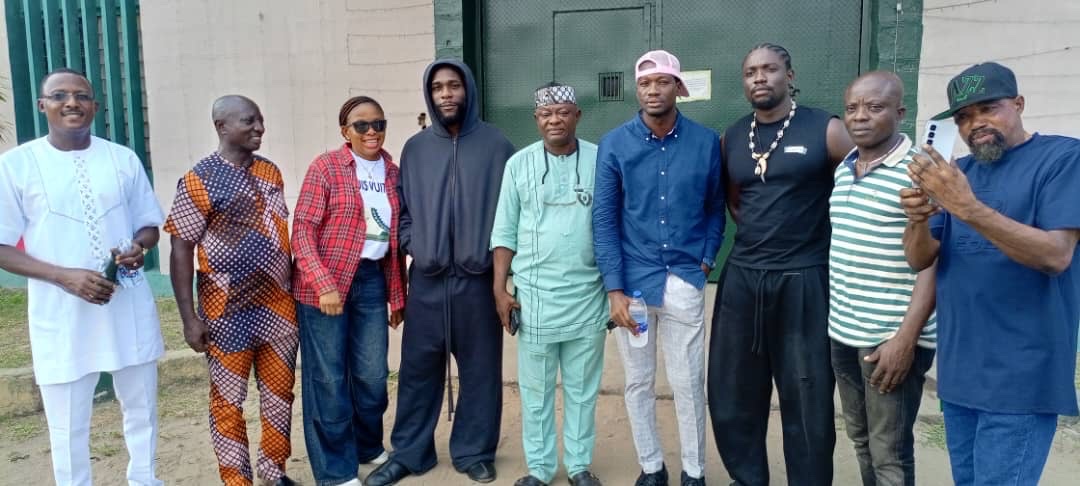 NTANewsNow's tweet photo. BURNA BOY, VERYDARKMAN VISIT KIRIKIRI MAXIMUM SECURITY CUSTODIAL CENTRE

Popular Nigerian music star, Damini Ogulu, popularly known as Burna Boy, *alongside* social commentator Vincent Otse, also known as VeryDarkMan, has visited the Kirikiri Maximum Security Custodial Centre in Lagos.

A statement by Osho Onimisi Joseph - Public Relations Officer, Nigerian Correctional Service, Lagos State Command explains that the visit was to obtain first-hand information on the legal and administrative procedures for releasing inmates eligible for discharge through the payment of fines.

Officer-in-Charge of the facility, Sanni Richard, who received the delegation explained the processes guiding fine payments, eligibility, and the legal safeguards ensuring transparency and compliance with court orders.

The statement clarifies that the payment of fines for eligible inmates is strictly guided by court judgments and correctional regulations, stressing that no inmate is released without due process and proper authorization.

The Nigerian Correctional Service assures the public that inmates are held in safe, secure, and humane conditions, in line with the Nigerian Correctional Service Act and international best practices.

The Service also commends lawful initiatives aimed at promoting access to justice, custodial decongestion, and humane treatment of inmates, while reaffirming its commitment to rehabilitation and reintegration.