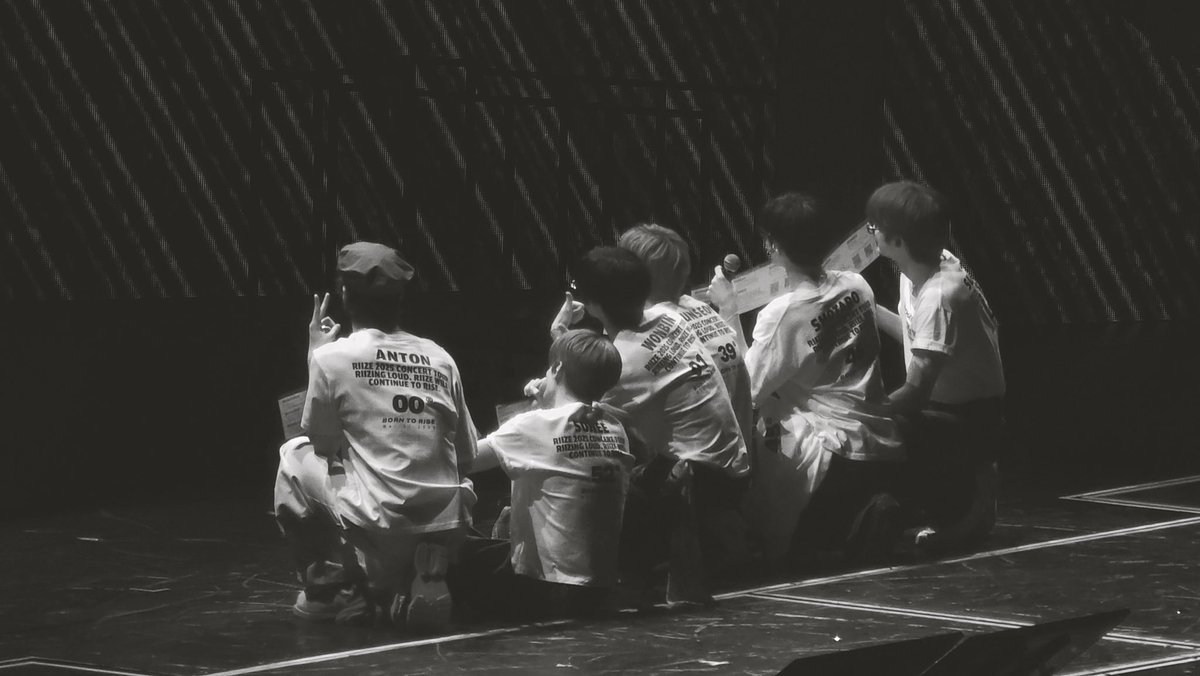 _9days__'s tweet photo. 2025 memories 🎼★ https://t.co/KAw4QAAwEP