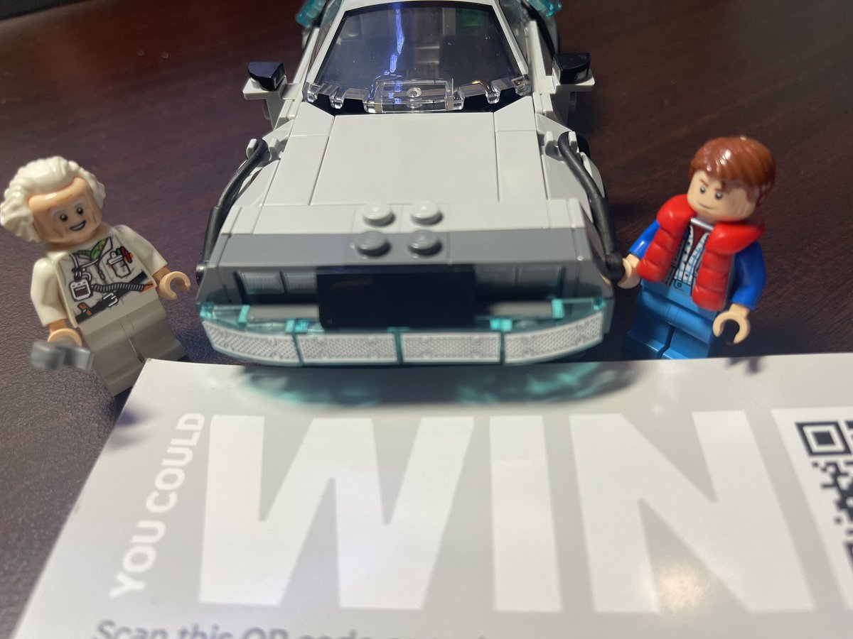 nanahachiya's tweet photo. 完成！大きくはないけど作っていて楽しい作りがいあるモデルでしたーオススメ
#lego
#デロリアン https://t.co/rfrw6tel8A