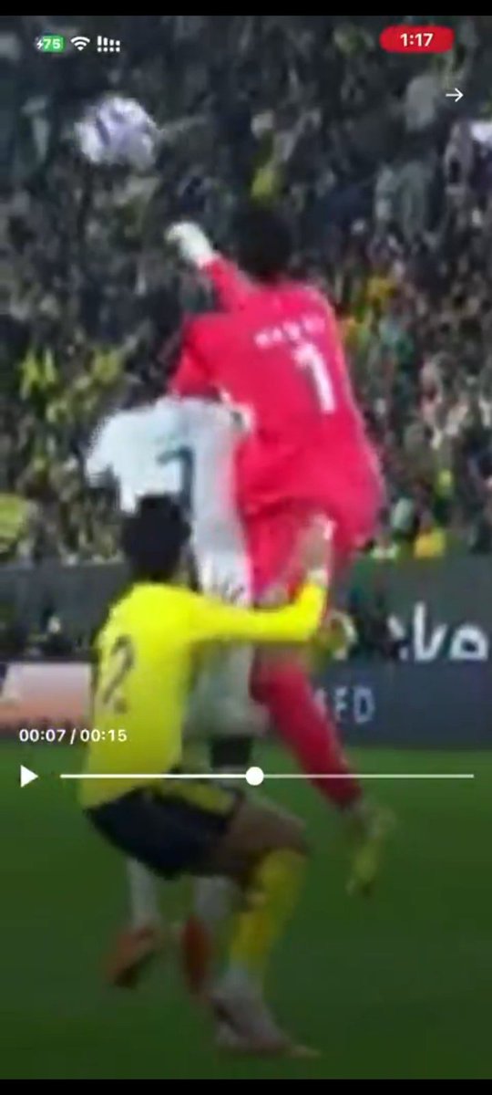 الله يشفي لاعب الأخدود خالد ناري والاصابة ليست دليلا انه تعرض للاعاقة ويستحق بلنتي
احيانا تحدث الاصابات من تصادم بين اللاعبين او سقوط او اي احتكاك
المهم تدخل العقيدي تدخل صحيح وعلى الكورة والله لو فيها بلنتي بقول بلنتي وما فكرت بأحد وماني امعه أصدق صياح الطواقي واذنابهم