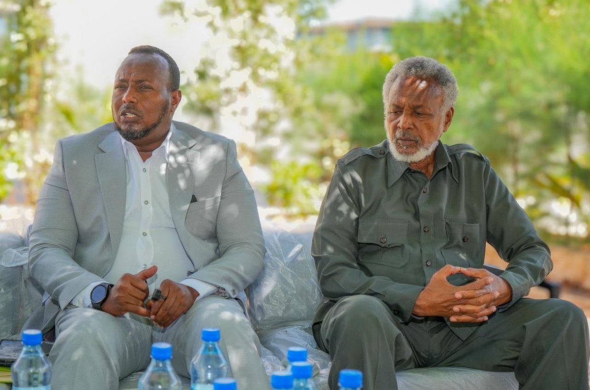 Xubno ka tirsan aasaaseyaasha Midowga Haybad Qaran ayaa maanta kulan ku wada qaatay magaalada Dhuusamareeb.

Masuuliyiintan ayaa ka wada hadlay sidii Midowga uu kaalin mug leh uga qaadan lahaa difaaca madaxbannaanida iyo gobonnimada Jamhuuriyadda Federaalka Soomaaliya.