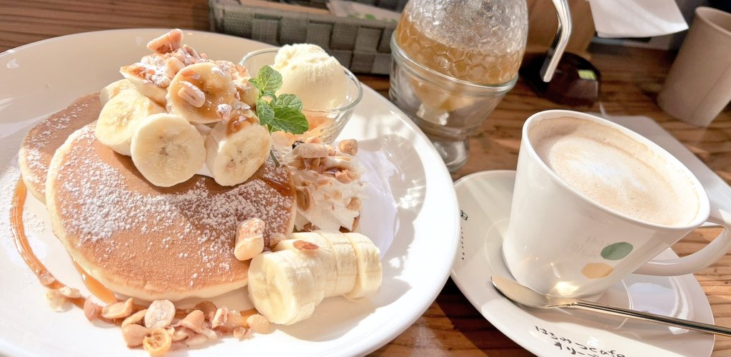 昨日食べてきましたが、美味しくて、カフェ好きにはたまらないメニューが沢山✨🥞✨🍝✨🍕✨
来年も食べに行きま〜す🤤🐝🍯✨
＃はちみつcaféオリーブハニー