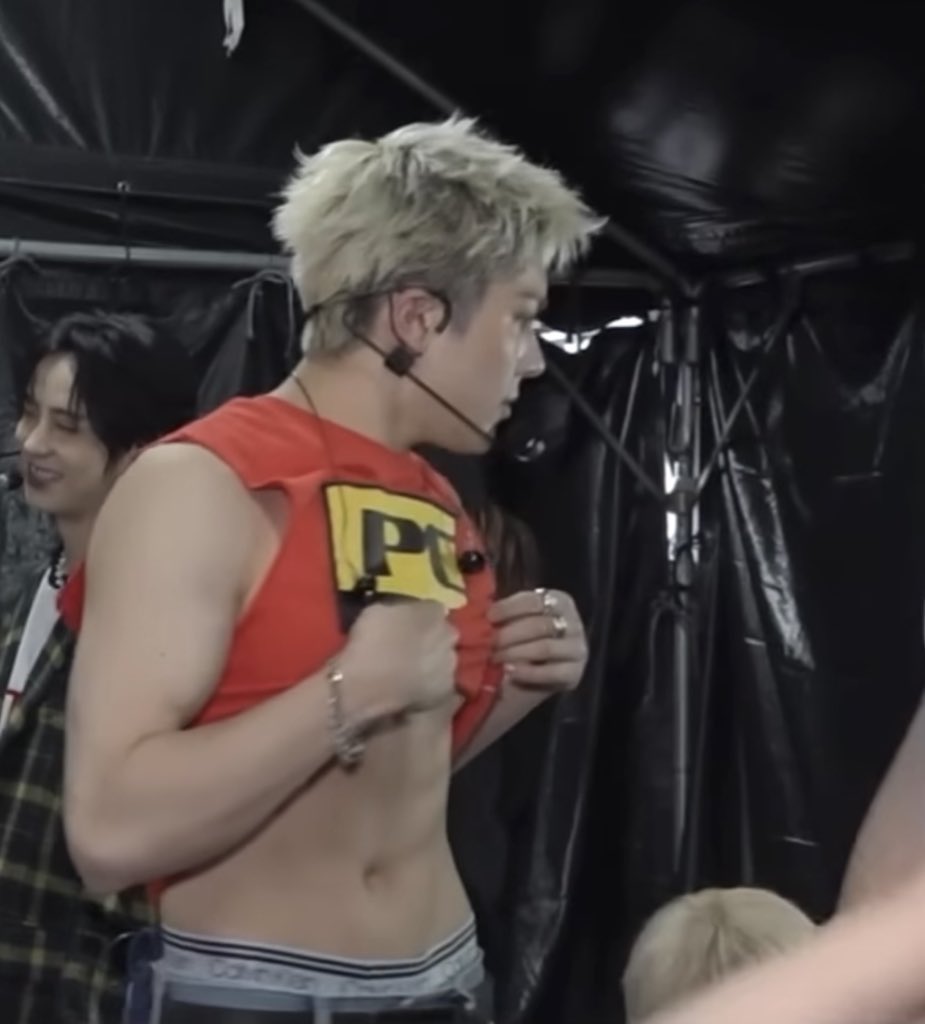 purplejjk14's tweet photo. lord have mercy https://t.co/AsbFi8T38Q